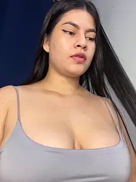 Snapshot of Saanvi21 chatting on September 10, 2:11 am Saanvi21 online show from September 10, 2:11 am