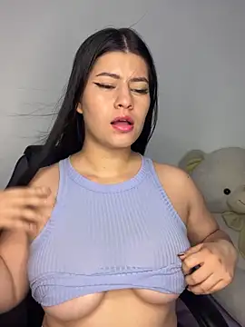 Snapshot of Saanvi21 chatting on October 4, 5:05 am Saanvi21 online show from October 4, 5:05 am