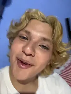 Snapshot of adam_angelssss chatting on October 9, 8:51 pm adam angelssss online show from October 9, 8:51 pm