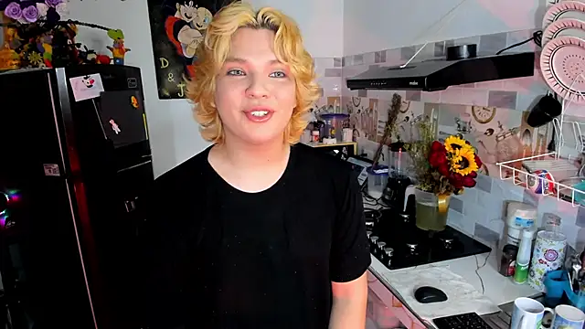 Snapshot of adam_angelssss chatting on October 28, 3:36 pm adam angelssss online show from October 28, 3:36 pm