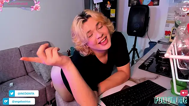 adam angelssss online show from December 3, 8:18 pm