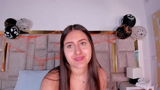 Hanna Evans   online show from October 27, 12:42 pm