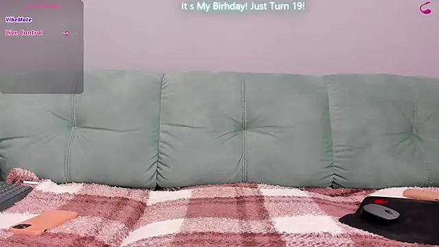 18teengirl3 online show from March 6, 11:39 am