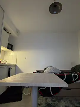 Renoirmonter online show from April 4, 9:34 pm