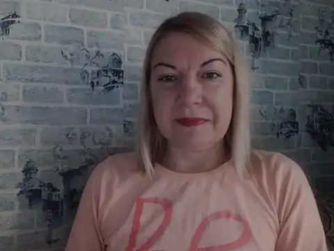 Snapshot of Lillia_Ray chatting on December 3, 9:40 am Lillia Ray online show from December 3, 9:40 am