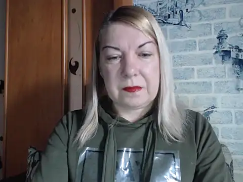 Lillia Ray online show from March 19, 5:55 am