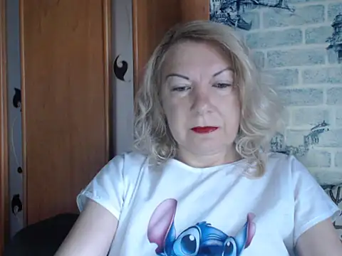 Lillia Ray online show from May 28, 6:21 am