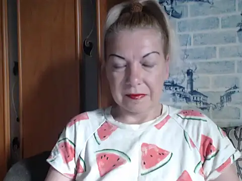 Lillia Ray online show from May 30, 9:39 am
