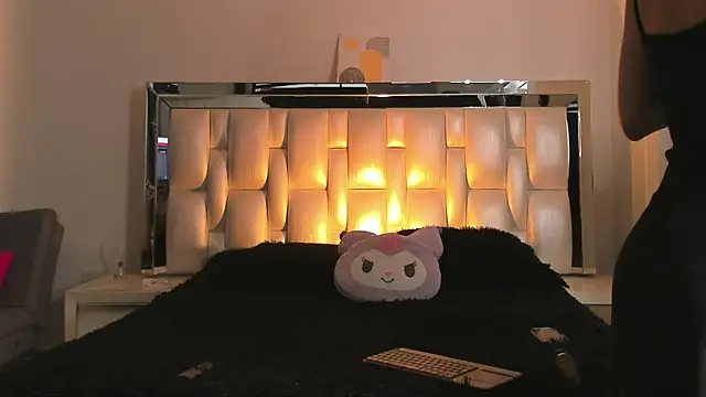 pauline rouge online show from November 8, 11:21 am