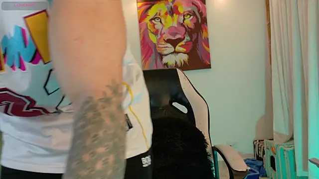 Snapshot of Ryannblue07 chatting on September 12, 12:11 am Ryannblue07 online show from September 12, 12:11 am