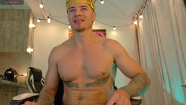 Snapshot of Ryannblue07 chatting on October 8, 11:13 pm Ryannblue07 online show from October 8, 11:13 pm