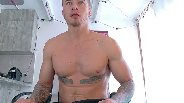 Snapshot of Ryannblue07 chatting on October 12, 8:30 pm Ryannblue07 online show from October 12, 8:30 pm