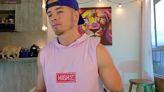 Snapshot of Ryannblue07 chatting on October 18, 10:32 pm Ryannblue07 online show from October 18, 10:32 pm