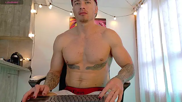 Snapshot of Ryannblue07 chatting on October 21, 8:53 pm Ryannblue07 online show from October 21, 8:53 pm