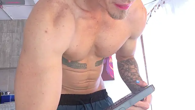 Snapshot of Ryannblue07 chatting on November 16, 6:13 pm Ryannblue07 online show from November 16, 6:13 pm