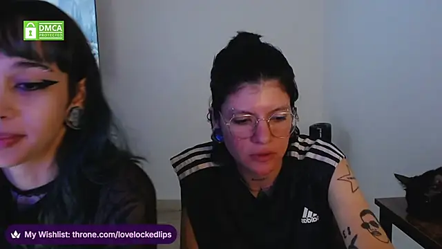 lovelockedlips online show from March 10, 4:50 am