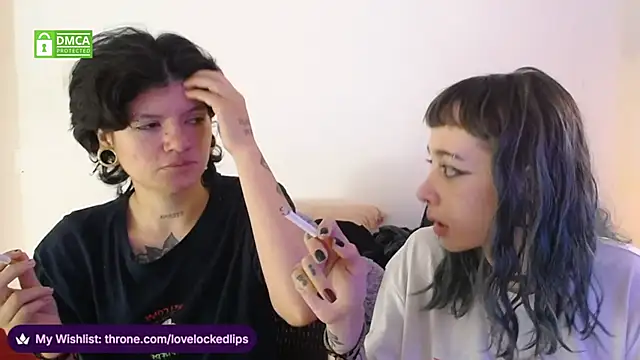 lovelockedlips online show from March 25, 3:29 pm