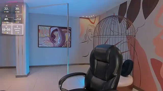 CandaseRussell online show from October 23, 8:07 pm