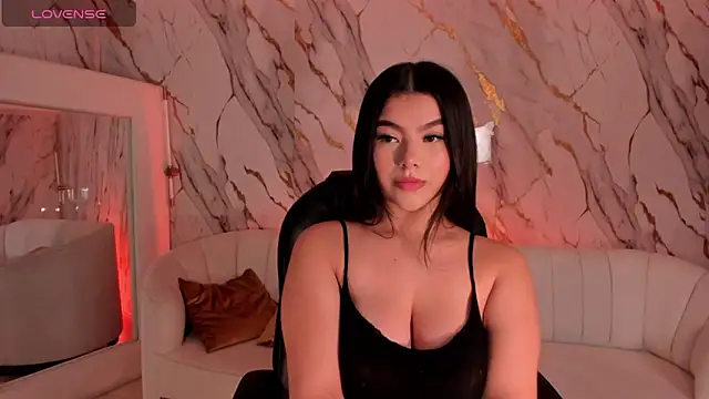 CandaseRussell online show from December 22, 8:39 pm