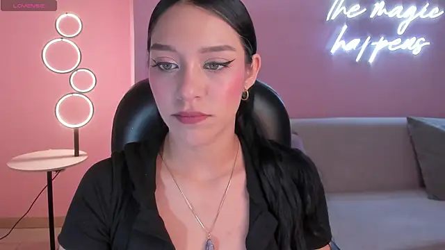 Snapshot of AmaliaCrus chatting on June 8, 1:28 am AmaliaCrus online show from June 8, 1:28 am