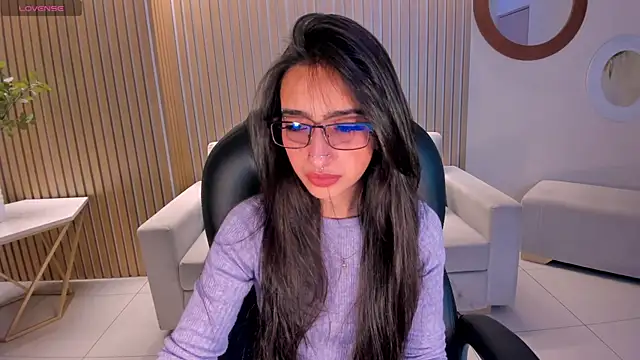 Snapshot of LarisaSmirnov chatting on October 24, 5:37 am LarisaSmirnov online show from October 24, 5:37 am