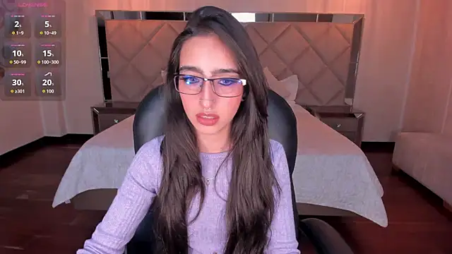 Snapshot of LarisaSmirnov chatting on November 3, 5:52 am LarisaSmirnov online show from November 3, 5:52 am