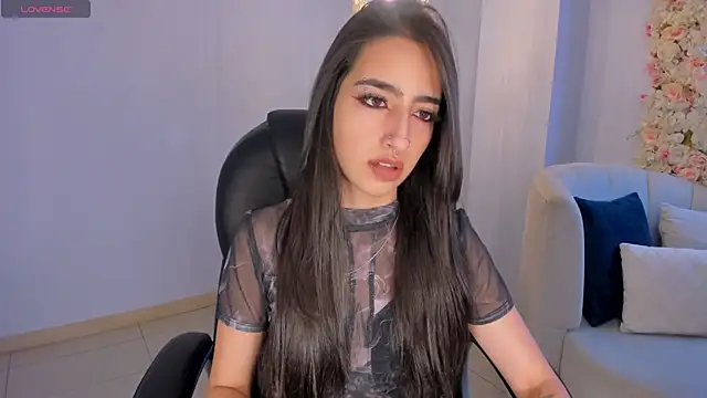 Snapshot of LarisaSmirnov chatting on November 7, 4:23 am LarisaSmirnov online show from November 7, 4:23 am