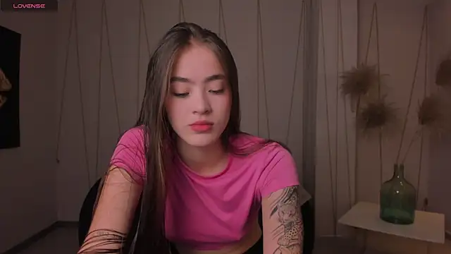 MaiaCollins online show from March 4, 5:30 pm