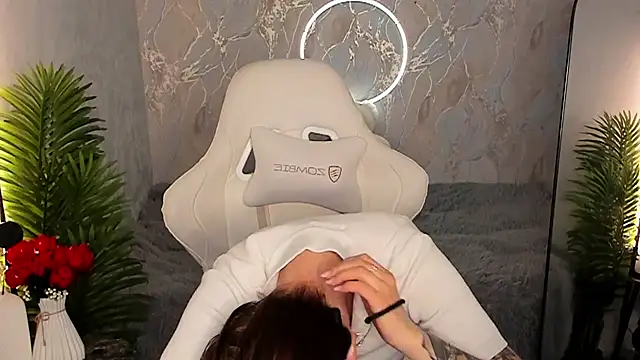 babyisperfect online show from May 31, 1:58 am