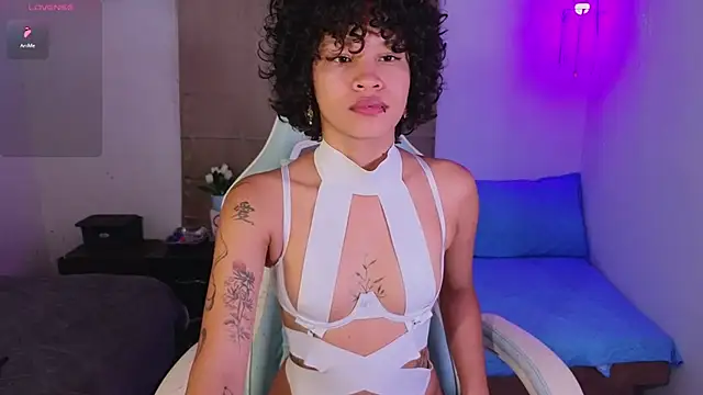 eleselas online show from December 3, 11:47 pm