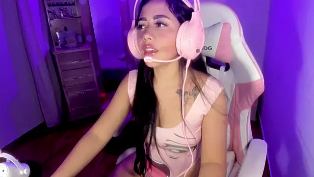 Snapshot of Sweet_milady chatting on September 15, 4:12 am Sweet milady online show from September 15, 4:12 am