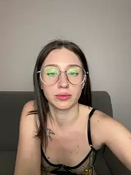 Snapshot of MiaaLoveeee chatting on March 21, 8:50 pm MiaaLoveeee online show from March 21, 8:50 pm