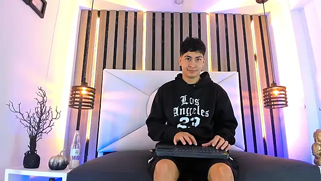 Jhojan twink online show from October 23, 12:04 pm