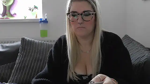 Sizzling Indie36 online show from November 19, 1:55 pm