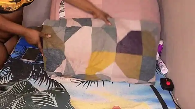 spicybootie online show from March 27, 9:10 am