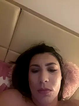 Snapshot of Natasha_Cameron22 chatting on November 9, 7:23 pm Natasha Cameron22 online show from November 9, 7:23 pm