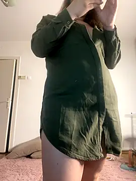 Snapshot of Natasha_Cameron22 chatting on November 16, 7:52 pm Natasha Cameron22 online show from November 16, 7:52 pm