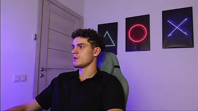 Snapshot of Brad_Holloway chatting on September 22, 12:51 pm Brad Holloway online show from September 22, 12:51 pm