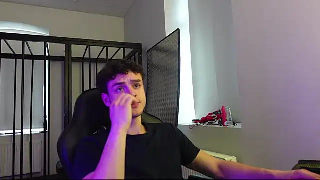 Snapshot of Brad_Holloway chatting on October 5, 12:36 pm Brad Holloway online show from October 5, 12:36 pm