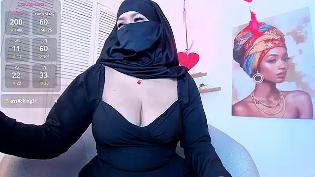 Layla arabelle online show from February 15, 7:32 pm