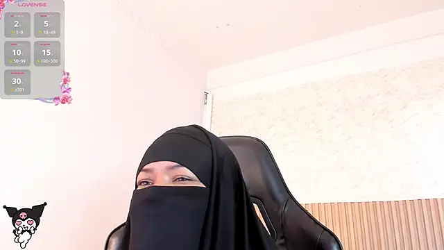 Layla arabelle online show from June 2, 8:11 pm