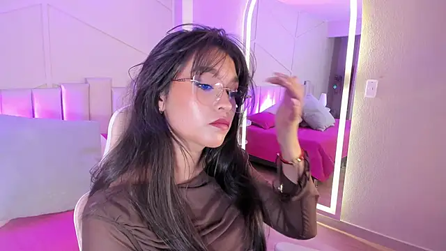 Snapshot of Eimmy_bm chatting on November 10, 7:24 pm Eimmy bm online show from November 10, 7:24 pm