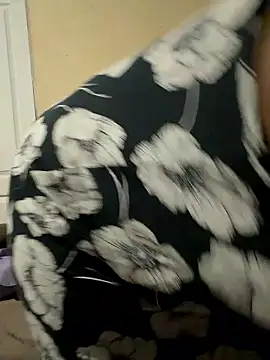 Snapshot of BigRound-Bootayy chatting on February 12, 8:04 pm BigRound-Bootayy online show from February 12, 8:04 pm