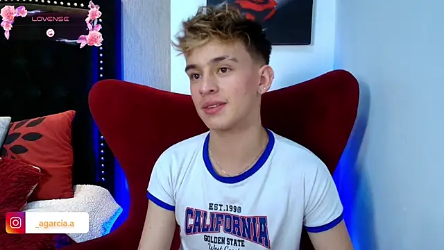 LiamWildx20 online show from October 12, 4:33 am