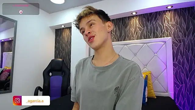 LiamWildx20 online show from March 6, 5:04 am