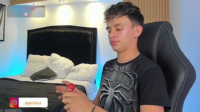 LiamWildx20 online show from June 21, 4:37 am