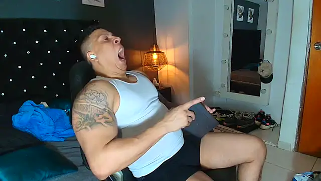 ethan dalton  online show from September 23, 3:20 am