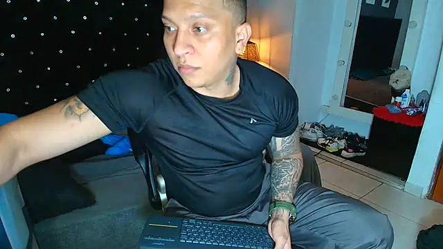 ethan dalton  online show from September 26, 3:21 am