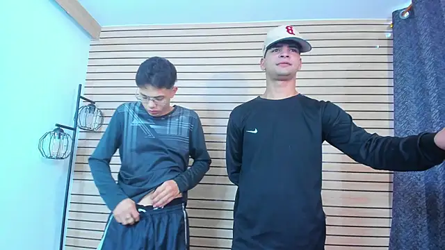 317894 online show from April 12, 8:14 pm