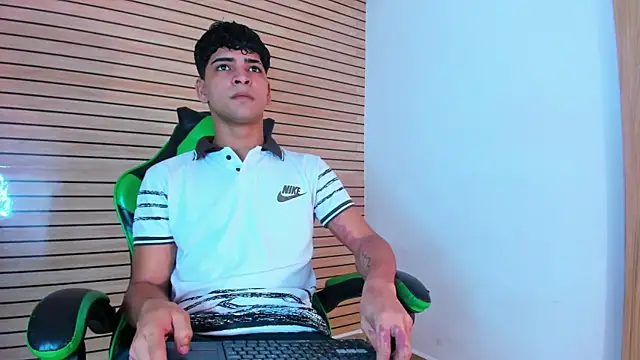 317894 online show from April 13, 3:39 pm